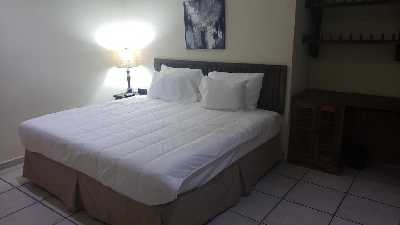 Domus Hotel San Salvador Esterno foto