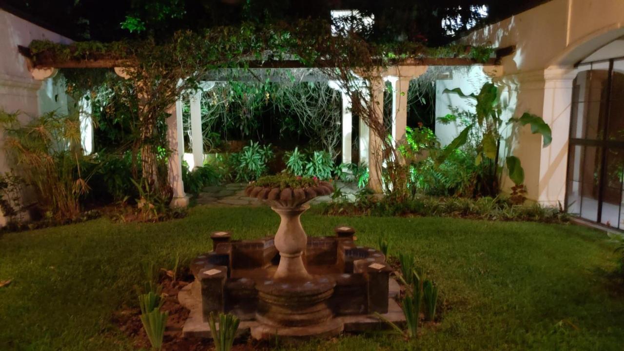Domus Hotel San Salvador Esterno foto